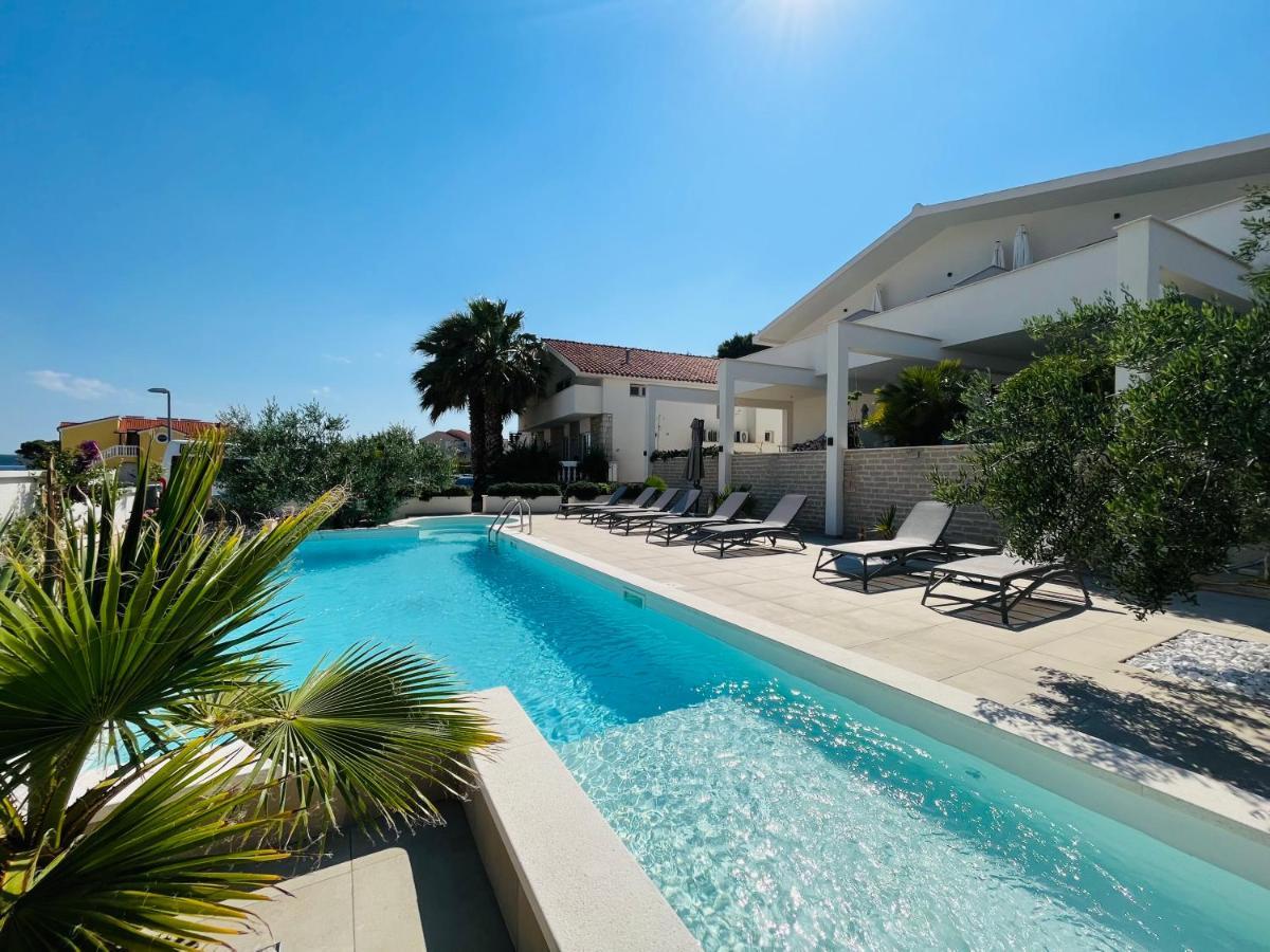 Apartments And Rooms Matesa Vodice Kültér fotó