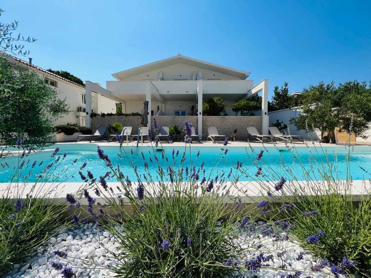 Apartments And Rooms Matesa Vodice Kültér fotó