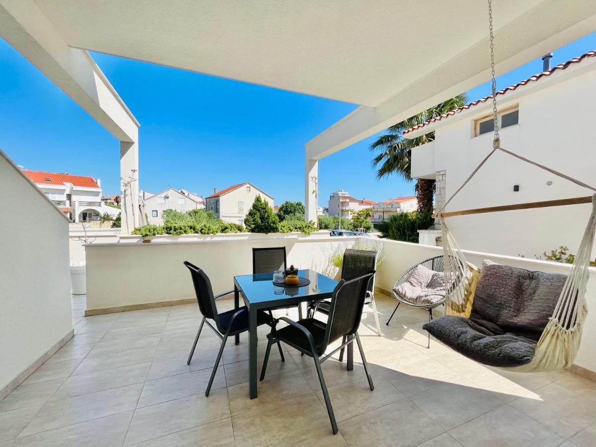 Apartments And Rooms Matesa Vodice Kültér fotó