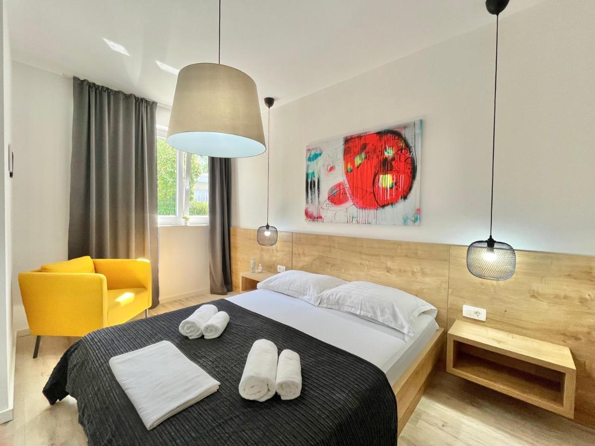 Apartments And Rooms Matesa Vodice Kültér fotó