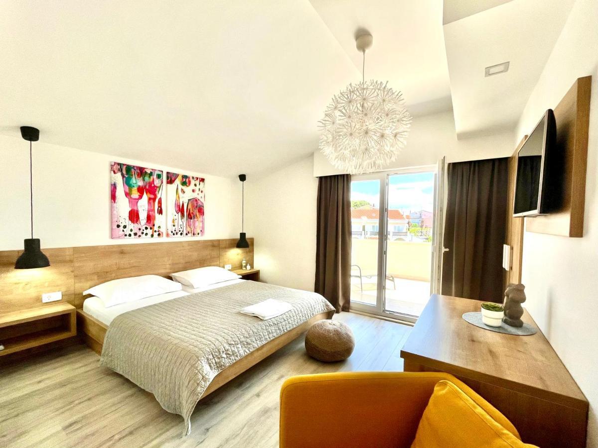Apartments And Rooms Matesa Vodice Kültér fotó