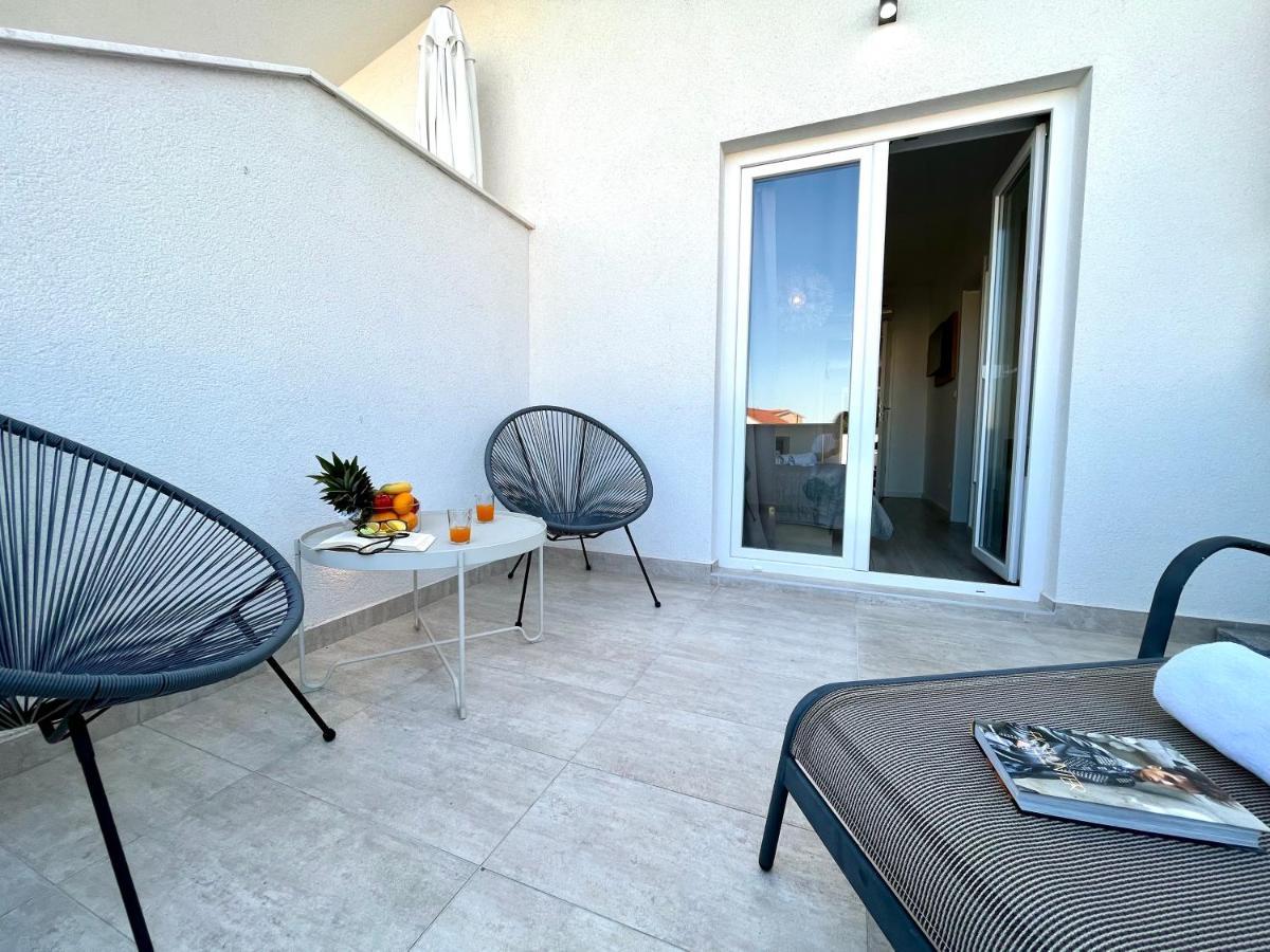 Apartments And Rooms Matesa Vodice Kültér fotó