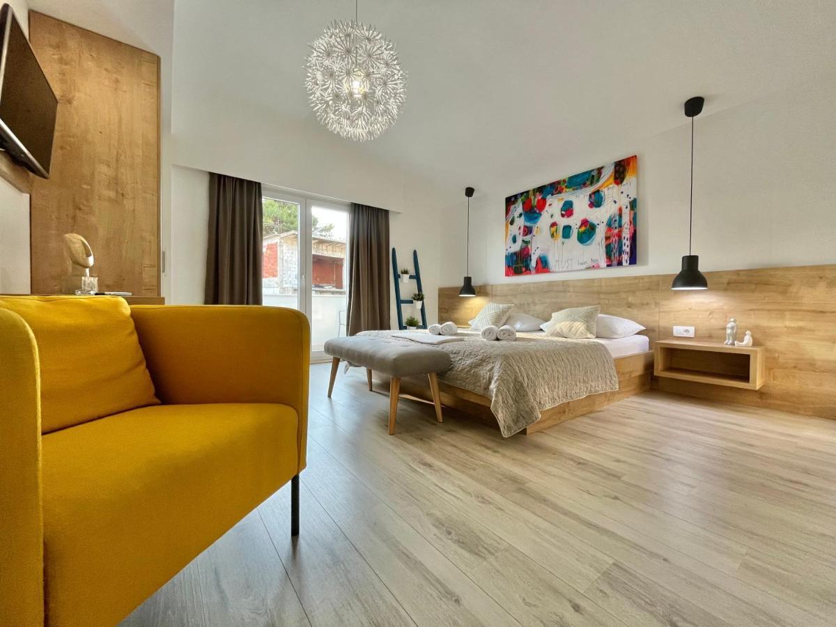 Apartments And Rooms Matesa Vodice Kültér fotó