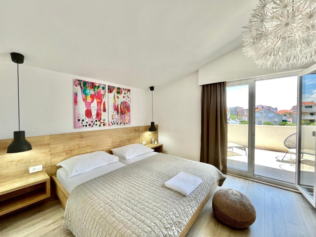 Apartments And Rooms Matesa Vodice Kültér fotó